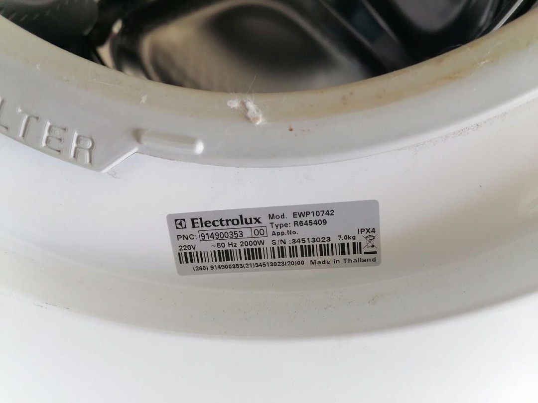 Electrolux Time Manager Washing Machine EWP10742 (Category: Washing Machines and Dryers) located in Makati City. Submitted by lovejuju72 (Listing ID 1463969354, Image 3). Description: - Electrolux Front Load Washing Machine - Model: EWP10742 - Capacity: 7kg - Features: Time Manager, Gentle Wash System - Condition: Works well - Reason for Selling: Moving - Pickup: Buyer to arrange pickup.