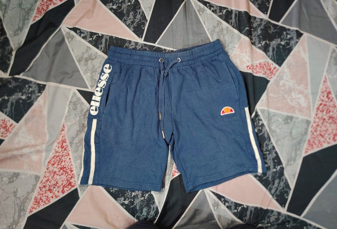 Ellesse Short with back to back ellesse script (Category: Shorts) located in San Fernando. Submitted by vincentgomez (Listing ID 1464028817, Image 1). Description: ELLESSE SHORT -Authentic -Waistline 30 to 34 -Length 19 -Leg hole 19 -Good Condition La Union 📍.
