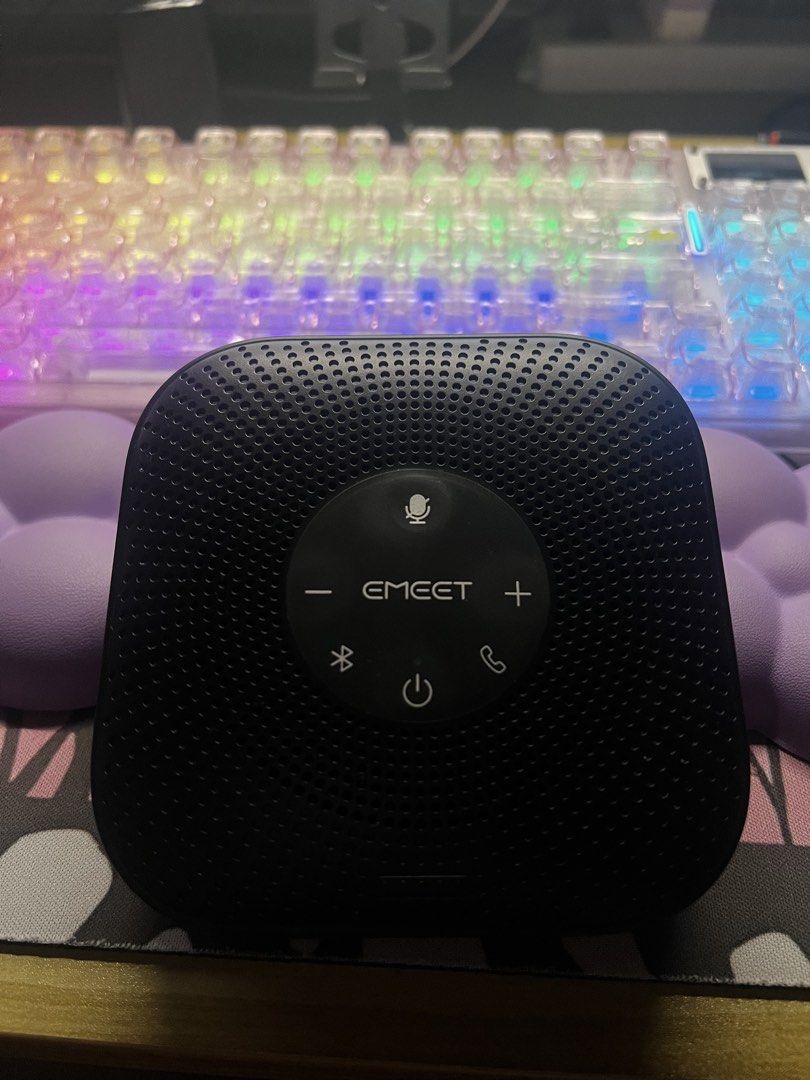 EMEET OfficeCore M0 Plus Wireless Speakerphone (Category: Soundbars, Speakers & Amplifiers) located in Calasiao. Submitted by moidanieles (Listing ID 1463945745, Image 3). Description: - EMEET OfficeCore M0 Plus Speakerphone - 4-mic array for 360° voice pickup - Built-in noise reduction and echo cancellation - Multiple connection options - Universal compatibility with all devices - Comes with a free carrying case.