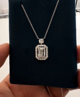 (Category: ) located in . Submitted by japanandsingaporeluxepreloved (Listing ID 1463988514, Image 1). Description: .