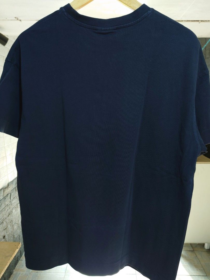 Emporio Armani tshirt thrift (Category: Tshirts & Polo Shirts ) located in Paranaque City. Submitted by emzeicool48572 (Listing ID 1464007207, Image 2). Description: Size: Medium to Large (22.5x28 inch) Material: Heavy Cotton Color: Navy Blue color rate: 9.5/10 Condition: 9.5/10 📍Tambo Paranaque 💸Payment: Pay Maya only 📦🚚 Delivery: Lalamove or j&t (order mo book mo) No return policy Buy at your own risk Don't expect too much from this product