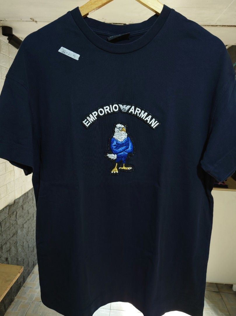 Emporio Armani tshirt thrift (Category: Tshirts & Polo Shirts ) located in Paranaque City. Submitted by emzeicool48572 (Listing ID 1464007207, Image 1). Description: Size: Medium to Large (22.5x28 inch) Material: Heavy Cotton Color: Navy Blue color rate: 9.5/10 Condition: 9.5/10 📍Tambo Paranaque 💸Payment: Pay Maya only 📦🚚 Delivery: Lalamove or j&t (order mo book mo) No return policy Buy at your own risk Don't expect too much from this product