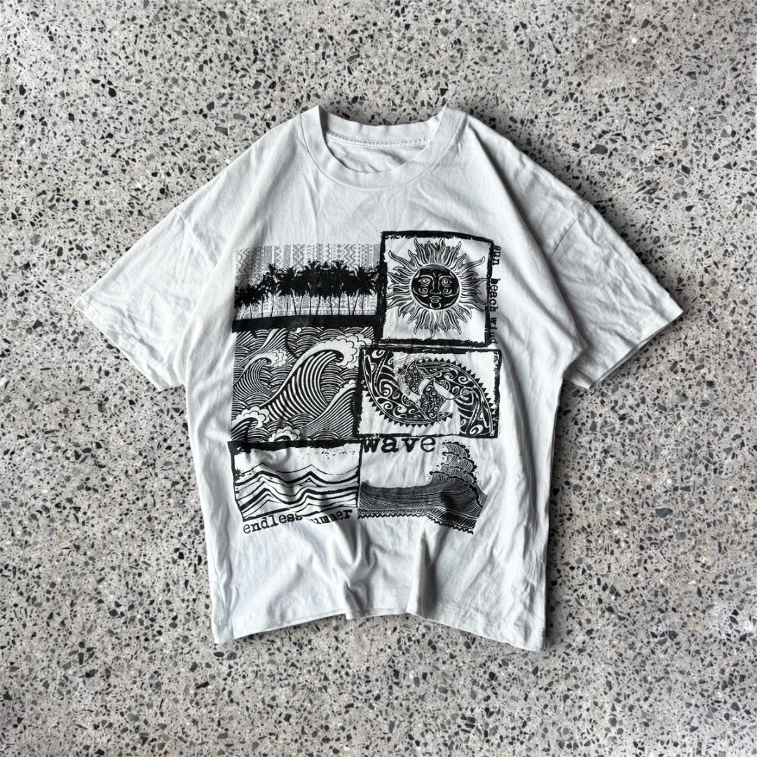 ENDLESS SUMMER (Category: Tshirts & Polo Shirts ) located in Quezon City. Submitted by theq.thriftshop (Listing ID 1464098059, Image 1). Description: PLEASE READ FIRST! MINE ₱349 + sf (FIXED) Size L (L 27”, W 23”) Issues: Light stains, tiny fade Color may vary due to lighting Model’s height: 5’9 💸 G-Cash payment 📦 J&T Nationwide shipping.