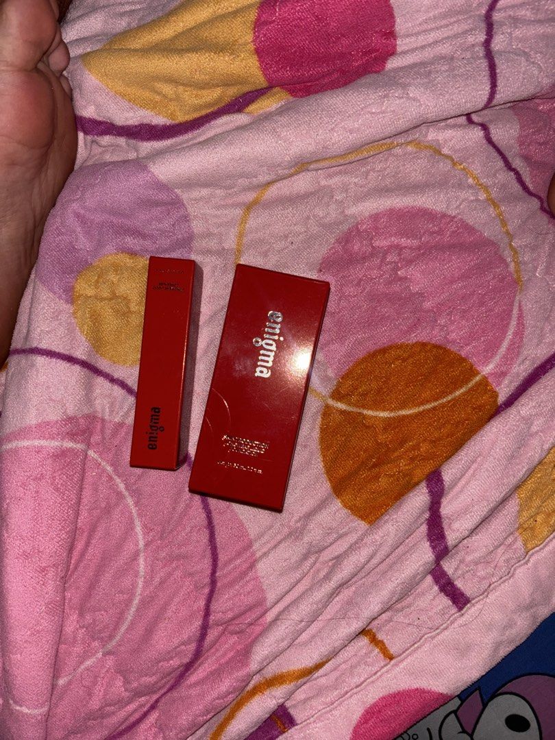 ENIGMA FOUNDATION AND CONCEALER (Category: Makeup) located in Makati City. Submitted by polarizedmemories_ (Listing ID 1464106801, Image 1). Description: BOUGHT THEM TOGETHER HOWEVER FOUNDATION IS NOT MY SHADE MATCH AND I MISTAKENLY PURCHASED WRONG SHADE FOR CONCEALER. Foundation - 2 pumps lang (literally swatched it lang) - still have the box - bought this for 700+ during sale - selling it for 400 na lang (last price) - LN08 Natural Concealer -c