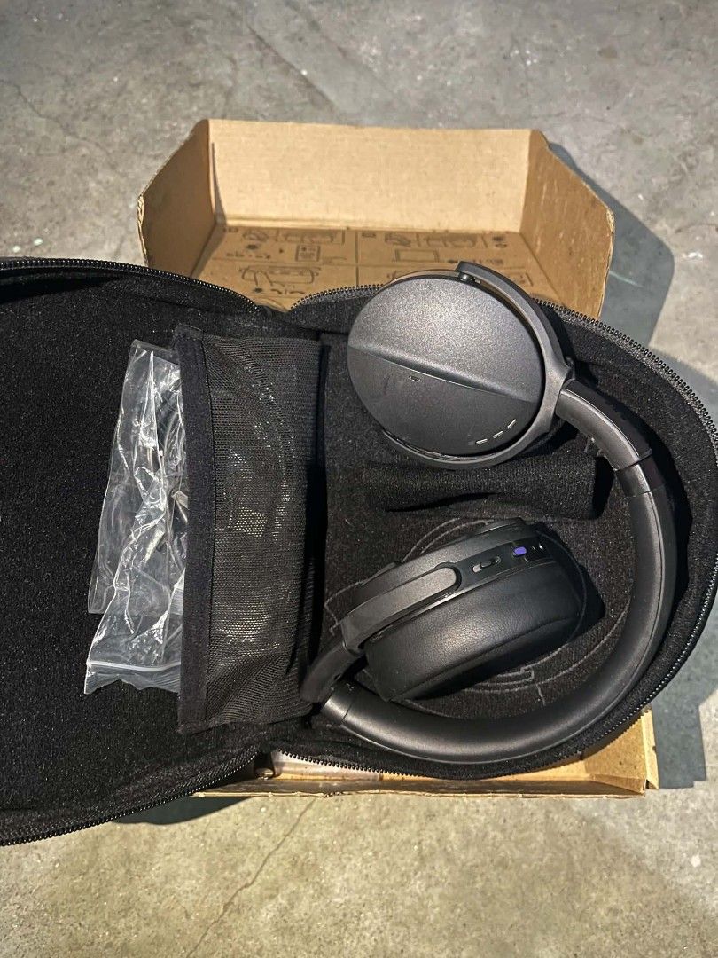 EPOS ADAPT 560 II Wireless ANC Headset (Category: Headphones & Headsets) located in Manila. Submitted by max0016 (Listing ID 1464005517, Image 2). Description: 2nd hand - EPOS ADAPT 560 II Wireless Headset - Active Noise Cancellation (ANC) for clear audio - Comes with original box, carrying case, and all accessories - Ideal for both calls and music listening - Tested workin - Slightly used COP via LBC meetup malapit sa location ko.