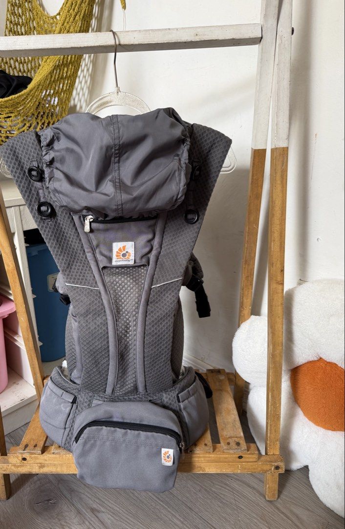 Ergobaby Omni Breeze Graphite Gray (Category: Carriers & Slings) located in Santa Maria. Submitted by babyshowearph_official (Listing ID 1464091453, Image 2). Description: .