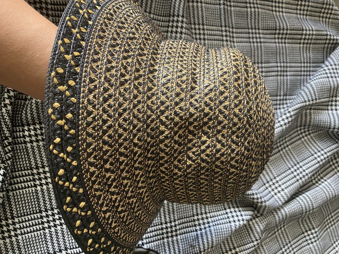 Eric javits straw hat (Category: Hats & Beanies) located in Angeles City. Submitted by jnwsurplus (Listing ID 1463977954, Image 1). Description: Eric Javits packable straw sun hat in a black and natural woven pattern featuring UPF 50+ sun protection..