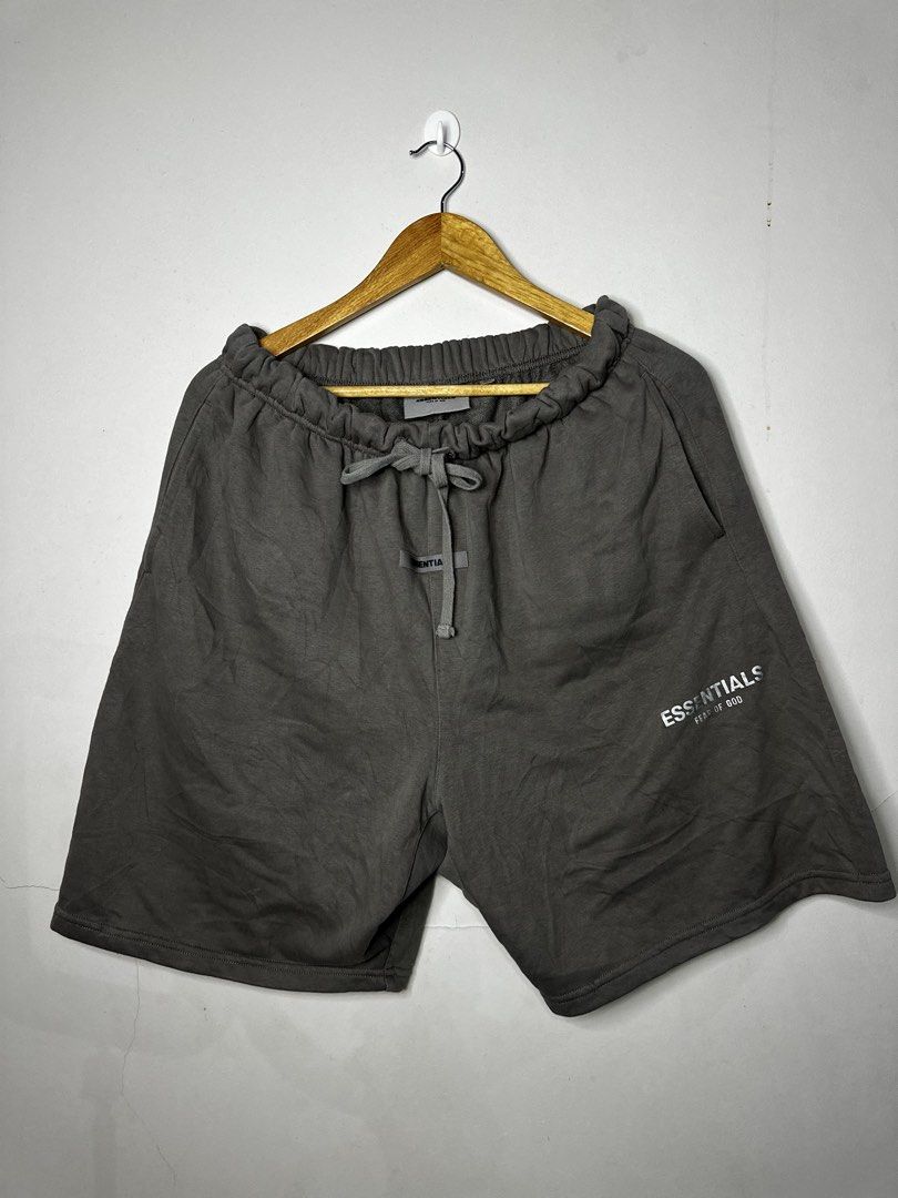 ESSENTIALS FEAR OF GOD (Category: Shorts) located in Molave. Submitted by thriftmate13 (Listing ID 1464080078, Image 1). Description: .