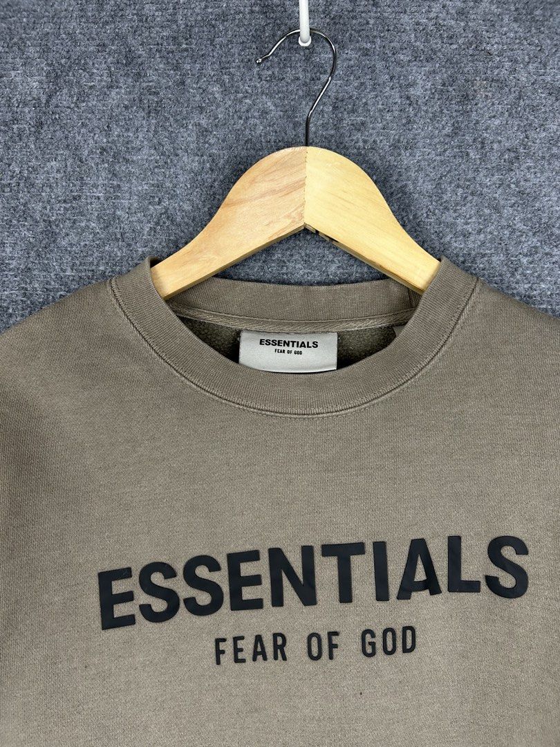 Essentials Sweater (Category: Longsleeves) located in Cebu City. Submitted by tanlawr07 (Listing ID 1464041877, Image 2). Description: Size Small to Med Orig 💯 Excellent Condition No issue 850 only 📍Cebu City Location .