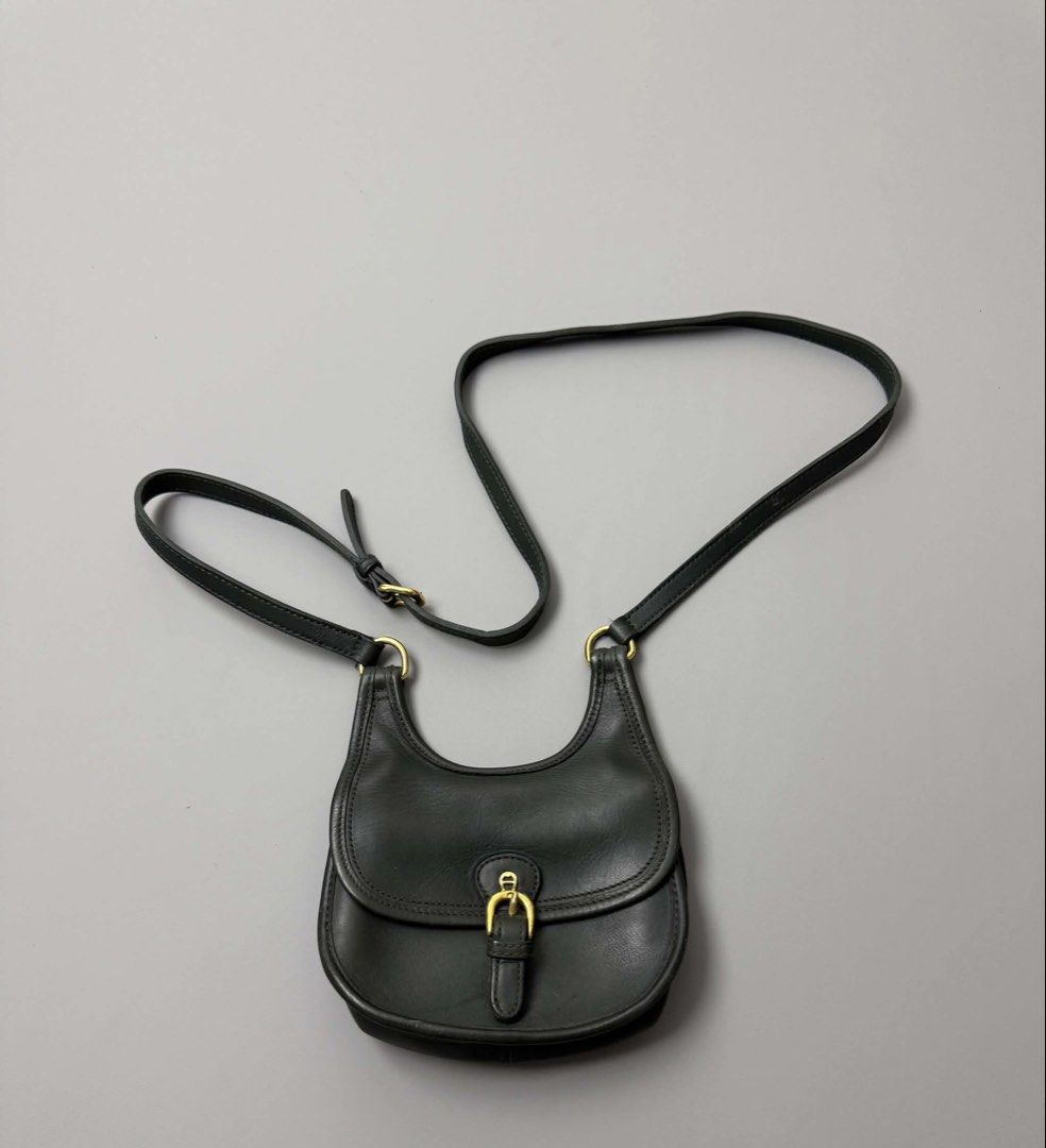 ETIENNE AIGNER VINTAGE (Category: Cross-body Bags) located in Guagua. Submitted by sweetboyy (Listing ID 1464054370, Image 1). Description: ETIENNE AIGNER VINTAGE BEAT SADDLE BAG CRAFTED.