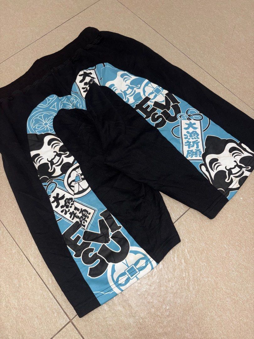EVISU SHORT (Category: Shorts) located in Manila. Submitted by triptothrift7 (Listing ID 1464069826, Image 2). Description: pm me for fast transaction! EVISU SHORT for only 799 size medium waistline 28 x 34 stretch length 21 no issue excellent condition color rate 9/10 mode of payment gcash or bank transfer location Biñan laguna.