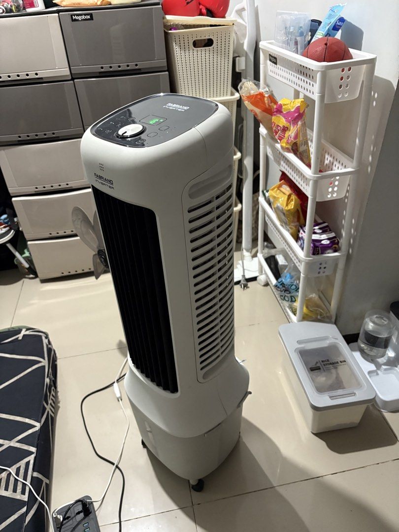 Fabriano Air cooler (Category: Air Conditioning and Heating) located in Manila. Submitted by katchifu (Listing ID 1464031732, Image 1). Description: Bought in Handyman Rob Manila 6,995 orig price No issue, just sign of usage rfs: no longer need Inclusion - 2 ice packs - remote .