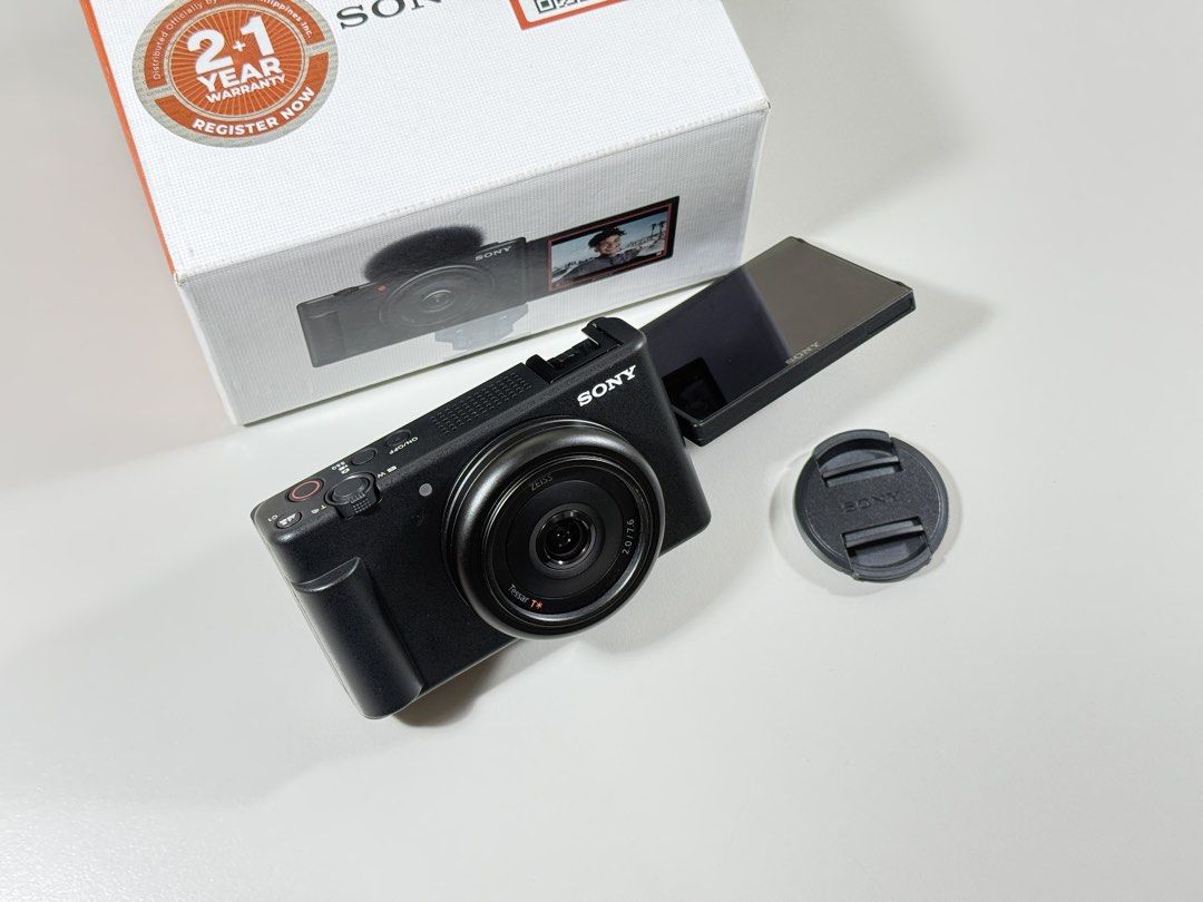 FASTFLIP Sony ZV-1F | Vlogging Camera | Flips & Touchscreen | 4k Resolution | As New Complete w/ Box (Category: Cameras) located in Caloocan City. Submitted by enriqueula04290 (Listing ID 1464063967, Image 3). Description: Selling Item: Sony ZV-1F | 20.1 Megapixel | 4k Resolution Selling For P20,999.00 ONLY As New | Smooth | Makinis Fresh Unit | Excellent Condition No Functional Issue Unlimited Test - RATED BNEW, OPENED BOX AND TESTED ONLY 9.5/10