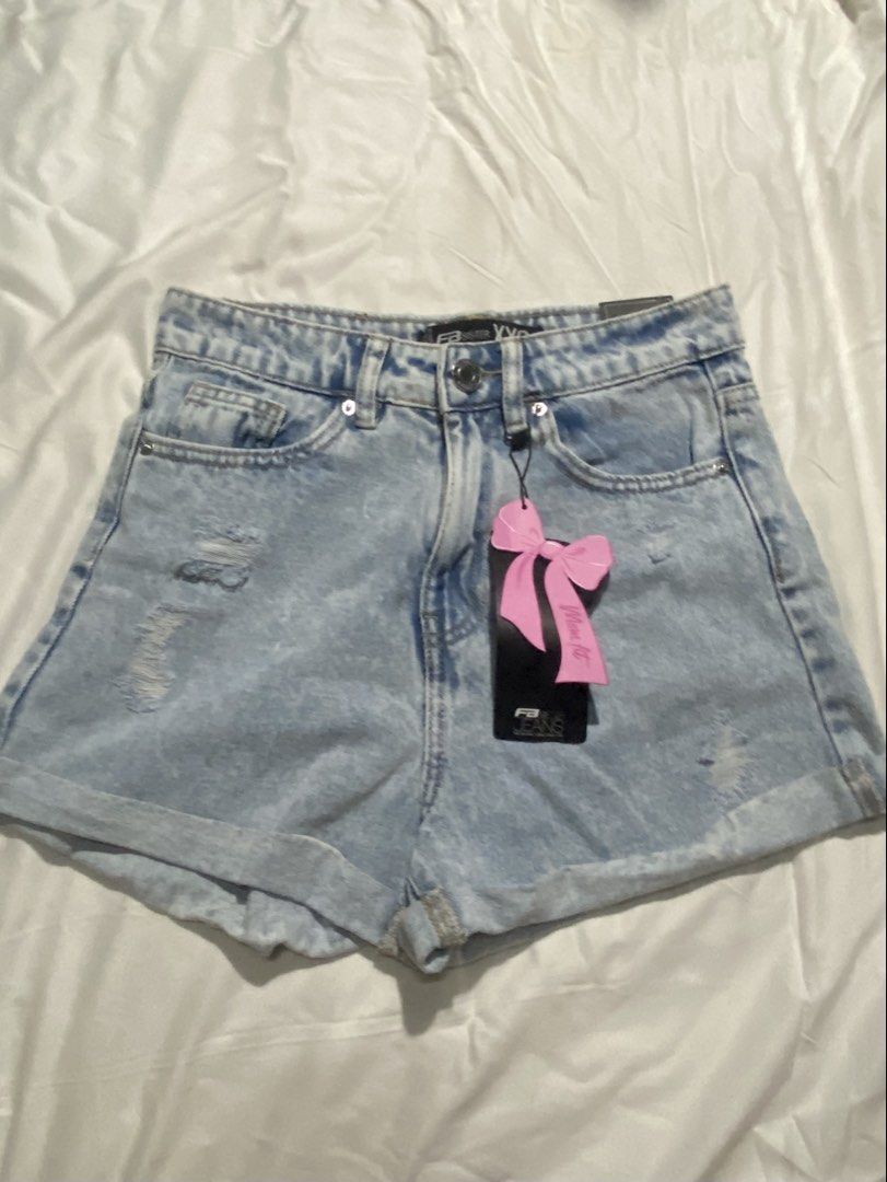 FB Sisters Denim Shorts (Category: Shorts) located in Pasig City. Submitted by aeclosetco (Listing ID 1463941239, Image 1). Description: Location: Santolan Pasig City Mode of Payment - Gcash Notes: - Shipping fee is to be shouldered by the customer. Rules: - No Downpayment = No Reservation - Payment First - No COD - No cancellation once the order is confirmed - All Bogus/Joyjoy miner will be posted.