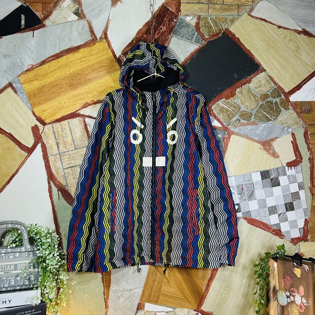 Fendi windbreaker (Category: Luxury Apparel) located in Baguio. Submitted by kckc_luxury (Listing ID 1464081692, Image 2). Description: 🌸 TINY PINK SPOTS ARE LENS DAMAGE, NOT CLOTH STAINS ————————— ❗️KINDLY READ BEFORE MAKING AN OFFER❗️ LISTING DETAILS size:Large width x length (inches):23x30 condition: EXCELLENT --- MOP: Gcash / BPI MOD: J&T / JRS LOCATION: Baguio City --- NOTE: • Manage your expectations • Photos did not go under any edit but 