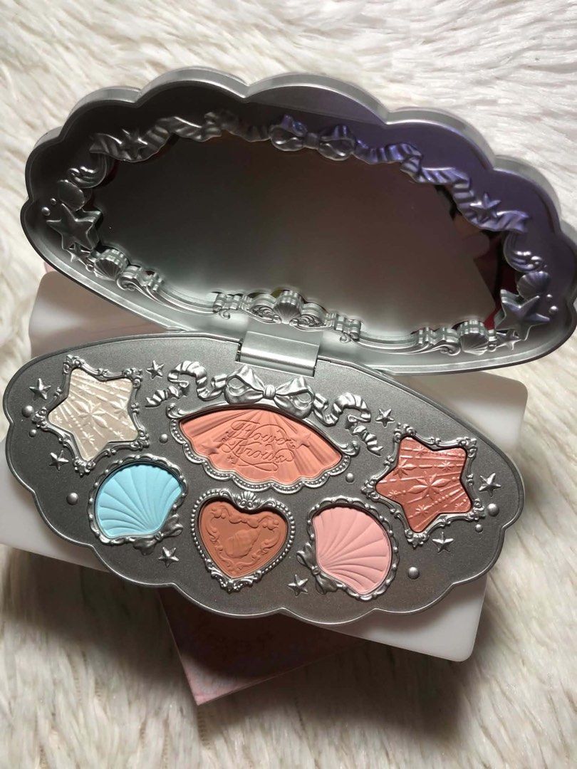 Flower Knows Shell’s Jewel Seashell Eyeshadow Palette (Category: Makeup) located in Las Pinas. Submitted by rich.collects (Listing ID 1464047777, Image 2). Description: .