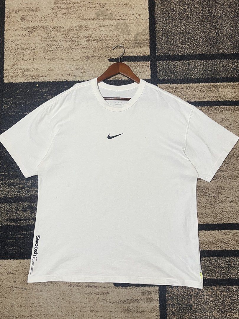 FOR SALE (Category: Activewear) located in Bulacan. Submitted by sef19 (Listing ID 1463959998, Image 1). Description: Nike Swoosh - size : 2XL condition : excellent price : ₱680 mop : gcash / jnt pm 📩📩📩 📍BULACAN.