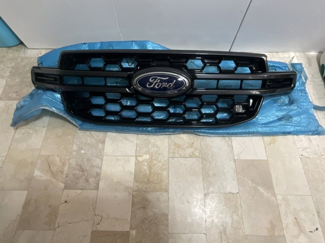 Ford ranger wildtrack Grill 2023 (Category: Other Automotive Parts and Accessories) located in Quezon City. Submitted by supermom0711 (Listing ID 1464093160, Image 3). Description: Magandang araw 🥰 Pag kalabas po sa casa pinapalitan ko po agad ng grill naka display lang po ito kaya benta ko na po. Location timog area.