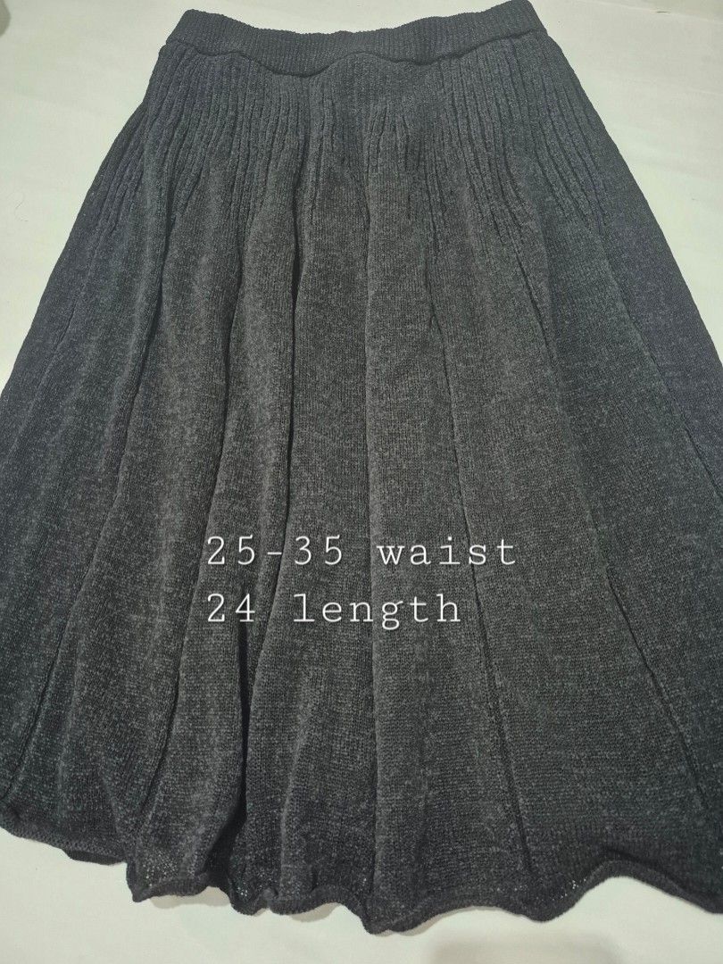 Formal Black And White Skirt Blouse Set (Category: Sets or Coordinates) located in Calamba. Submitted by bb.lace (Listing ID 1464007768, Image 2). Description: no issue.