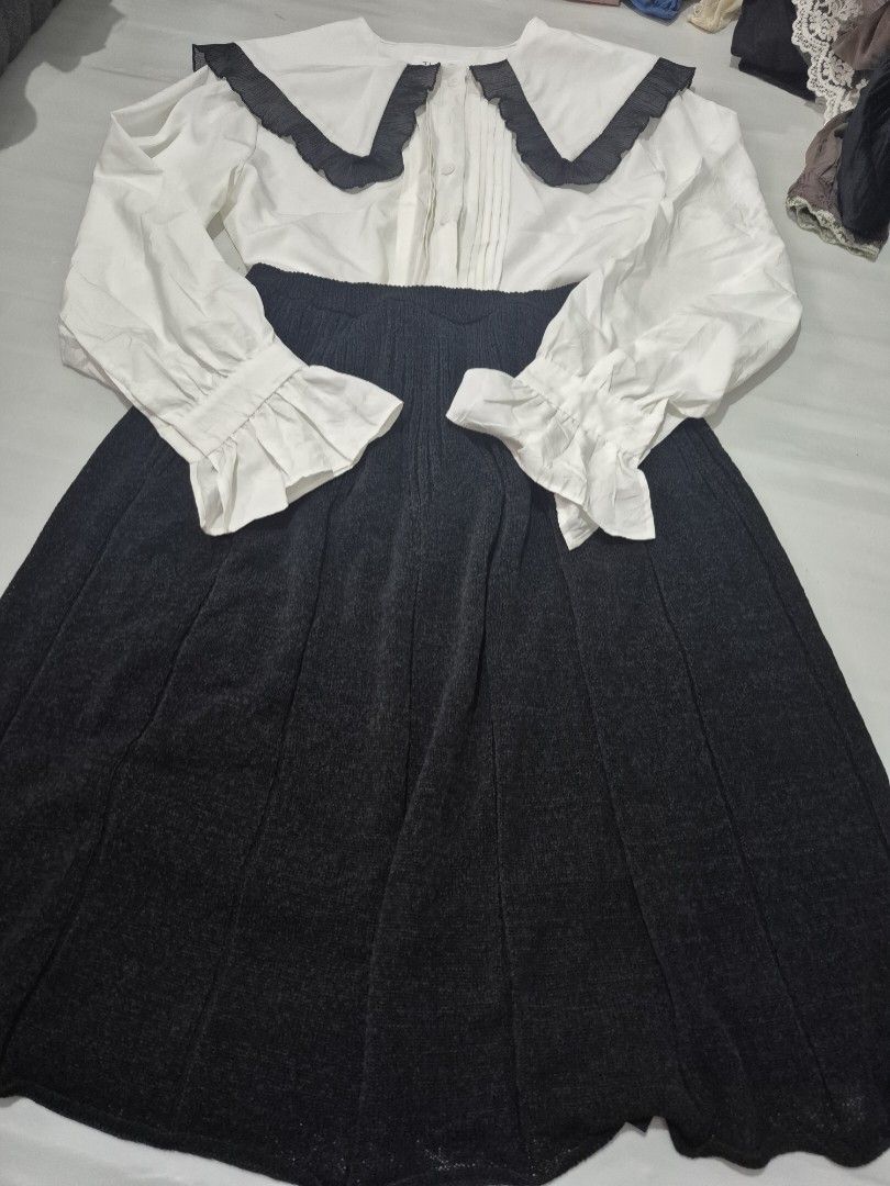 Formal Black And White Skirt Blouse Set (Category: Sets or Coordinates) located in Calamba. Submitted by bb.lace (Listing ID 1464007768, Image 1). Description: no issue.