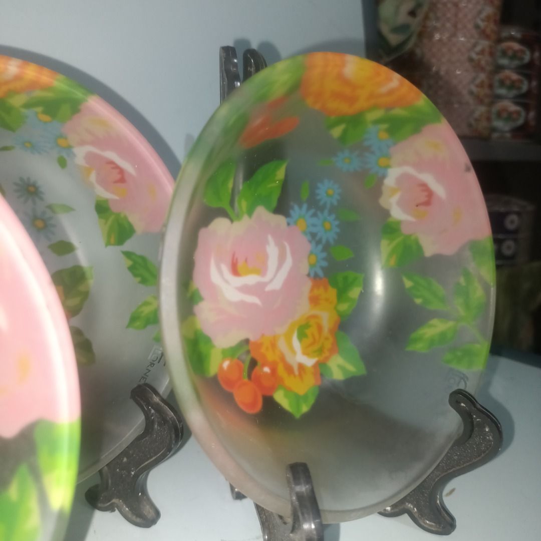 Forneris Bowl Made in Italy (Category: Dinnerware & Cutlery) located in Munoz. Submitted by larryc1212 (Listing ID 1464079874, Image 3). Description: - Brand: Forneris - Origin: Made in Italy - Material: Frosted glass - Design: Vibrant floral pattern with roses, daisies, and cherries - Style: Elegant and charming - Usage: Ideal for serving, decor, or everyday use - Condition: Excellent Disclaimer: Item may include some scratches due to age, as is