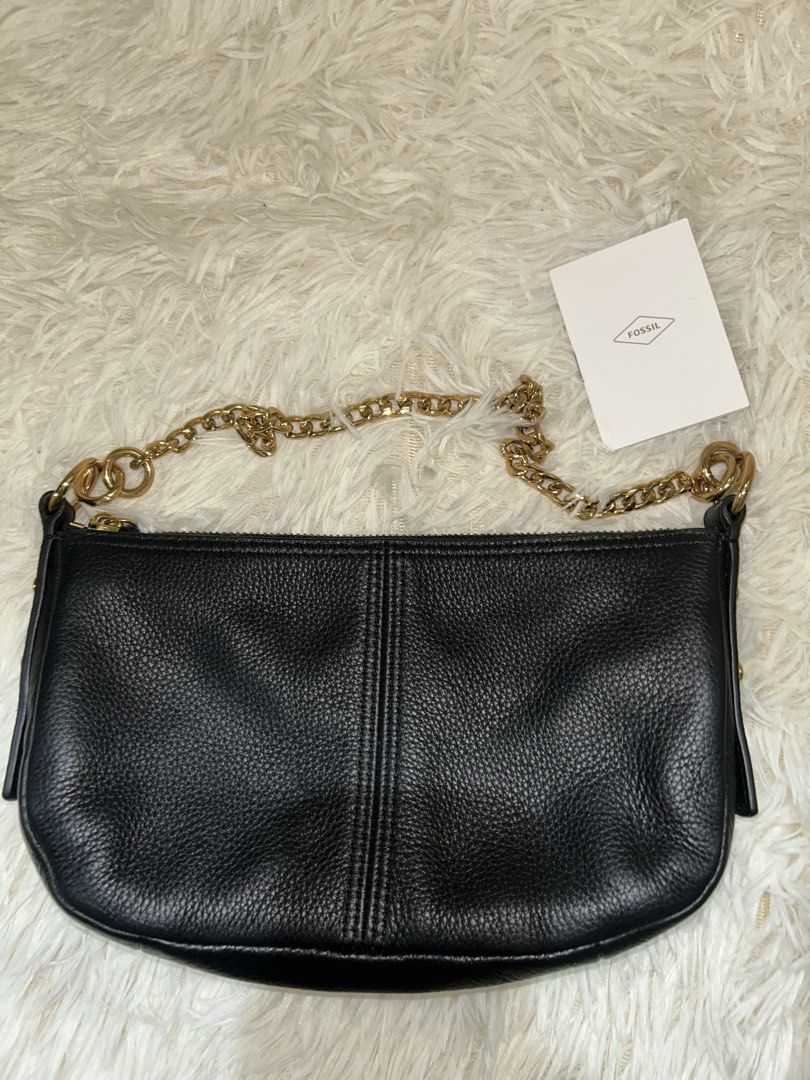Fossil Jolie Mini Bag (Category: Shoulder Bags) located in Mandaluyong City. Submitted by paowyyy (Listing ID 1464085198, Image 1). Description: Fossil Jolie Mini Bag Authentic ✨ Used twice 🎀.