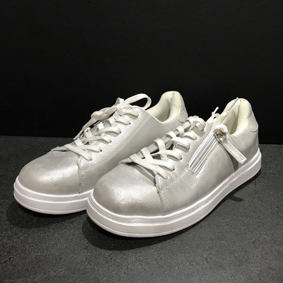 Found Good Silver Metallic Zip-Up Sneakers (Category: Sneakers) located in Baao. Submitted by all.things.japan (Listing ID 1463991117, Image 2). Description: - Cool silver sneakers with a metallic sheen - Lace-up closure with a convenient side zipper - Platform sole for added height - Ideal for casual wear - Brand new, never worn.