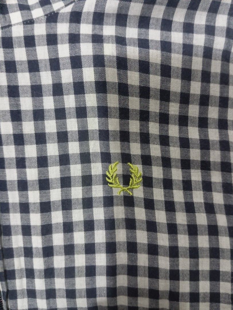 Fred Perry (Category: Coats, Jackets and Outerwear) located in Manila. Submitted by wisepenguin.369 (Listing ID 1464045328, Image 2). Description: dimes: 19x23.5 no issue S-M.