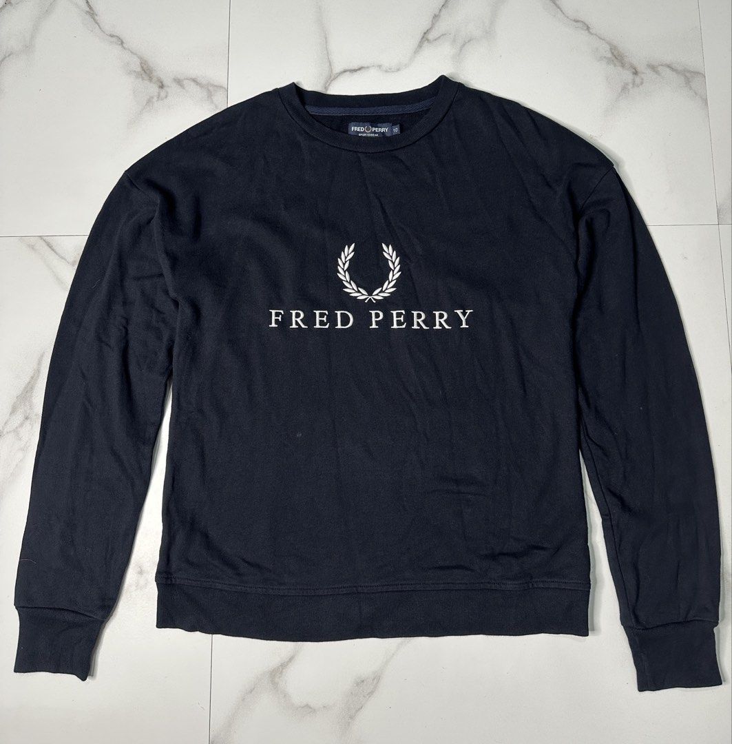 Fred Perry Sportswear Longsleeve (Category: Sleep and Loungewear) located in Valenzuela. Submitted by iworoo (Listing ID 1463964335, Image 1). Description: Fr3d P3rry Sportswear Longsleeve Width: 20’ Length: 24’ Shoulder: 23.5’ In goodcondition Presentable to use Pm 📨 .