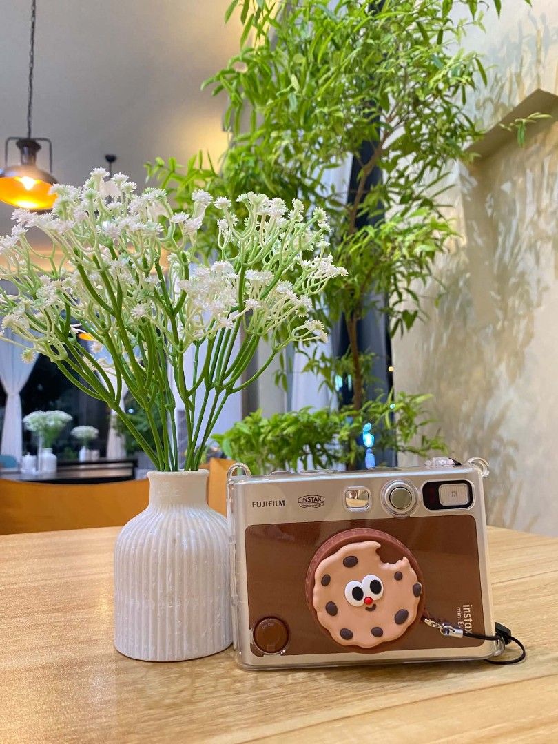 Fujifilm Instax Mini Evo Hybrid Instant Camera (Category: Cameras) located in Manila. Submitted by jherviee.dl08 (Listing ID 1464003904, Image 2). Description: - Fujifilm Instax Mini Evo: Hybrid instant camera - Digital and instant print functions - Box -Warranty -Accessories (Clear Case, Strap, Sd Card, 7 pcs. Films, Silicone Lens Cover, Dust Bag) -Twice lang nagamit then tinago na ulit..