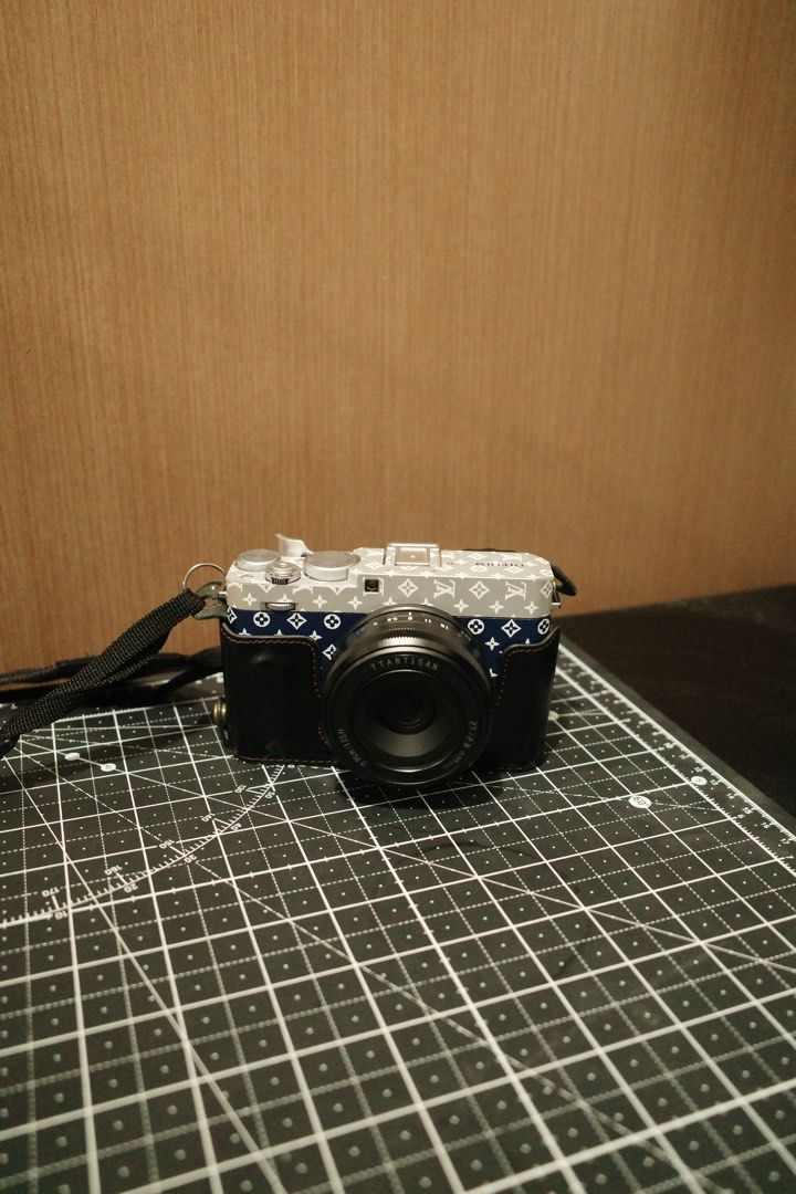 Fujifilm XE-4 (Category: Cameras) located in Quezon City. Submitted by deepfool (Listing ID 1463949312, Image 2). Description: Selling my Fujifilm X-E4! Literally just got this from a camera store in Vietnam on my recent trip Shutter count: 13k INCLUDED: • Fujifilm X-E4 body • TTArtisan 25mm manual focus lens • BRAND NEW TTArtisan 27mm AF-C lens • Leather case • Camera grip • Strap • Charger • Card reader • 2x 16GB memory cards 📦 No original box