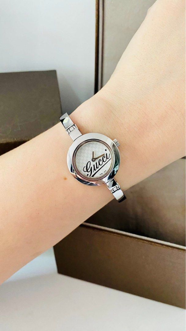 G Bangle 105 Watch (Category: Women's Watches) located in Manila. Submitted by annafinds (Listing ID 1464063217, Image 2). Description: ₱13,500 Auth G Bangle 105 Watch for Ladie’s -White Face w/ G Logo -Sapphire Glass -Swiss Made -Stainless Steel -Quartz Movement -Small to Medium Wrist Size -In Excellent Condition 😍😍😍 📌Disclaimer:📌 All Products, Names, Brands, and Logos are owned by their respective brand owners. We are not affiliated with t