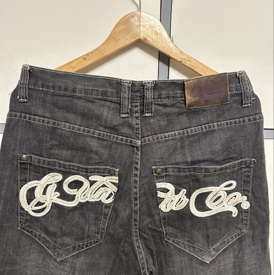 G UNIT (Category: Jeans) located in Jordan. Submitted by pareng_j0mar (Listing ID 1464090863, Image 2). Description: Waist 34 Length 44 Hem 9 Leg Opening 13 .