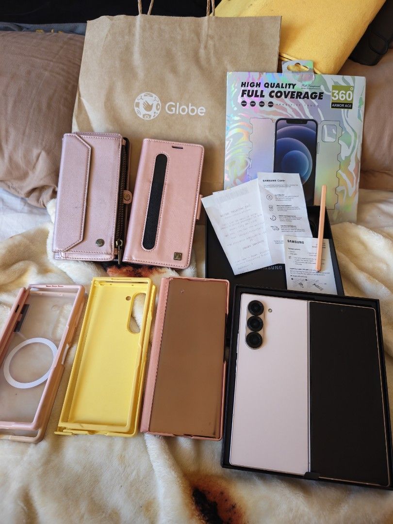 Galaxy Fold 6 (Category: Samsung) located in Makati City. Submitted by kristinenicole2889 (Listing ID 1463961288, Image 1). Description: Pink Samsung Galaxy Fold 6 -purchased March 2025 -256GB -dual sim, Sim 1 is locked to Globe -comes with box, charging cable, phone cases and front cover screen protector. folding screen protector is creased and needs replacement at Samsung store. negotiable. RFS: upgraded meet up only in Makati City Hall or Ayal