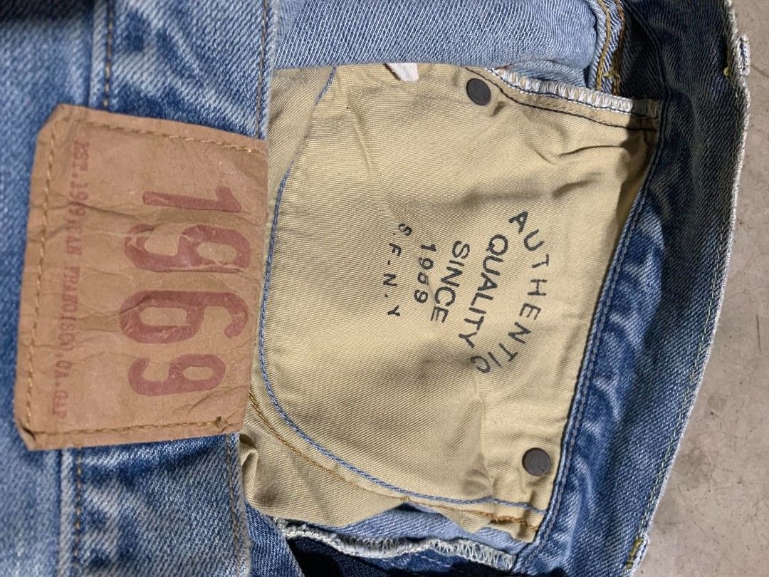 GAP 1969 Light Wash Denim Jeans (Category: Jeans) located in Cavite. Submitted by noriegayou99586 (Listing ID 1464137726, Image 2). Description: - GAP 1969 Collection - Light wash denim jeans - Classic five-pocket styling - Frayed hem detail - Ideal for everyday casual wear.