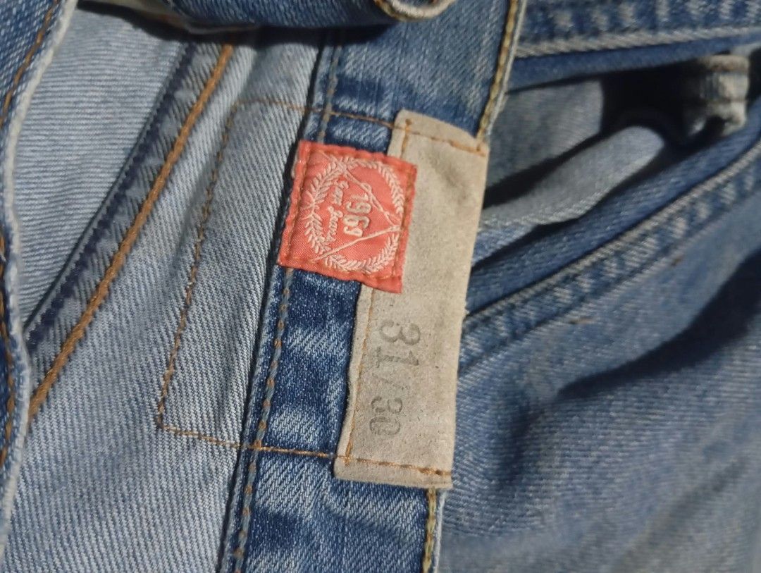 GAP Jeans Straight Fit Denim Pants (Category: Jeans) located in Cavite. Submitted by noriegayou99586 (Listing ID 1464137563, Image 2). Description: - Brand: GAP - Style: Classic Blue Denim Jeans - Fit: Straight Fit - Size: 31/30 - Material: 100% Cotton - Origin: Made in Mexico - Ideal for: Everyday wear - Condition: Please check photos for details.