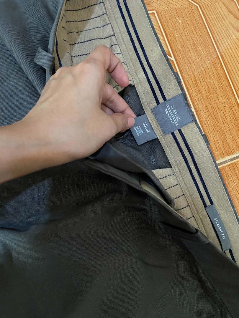 GAP Khakis Classic "Darkgray" (Category: Trousers) located in Paranaque City. Submitted by jc.vibes (Listing ID 1464136363, Image 2). Description: GAP Khakis Classic "Darkgray" Size 35 on Tag Actual Size: 36 x 41 No Issue.