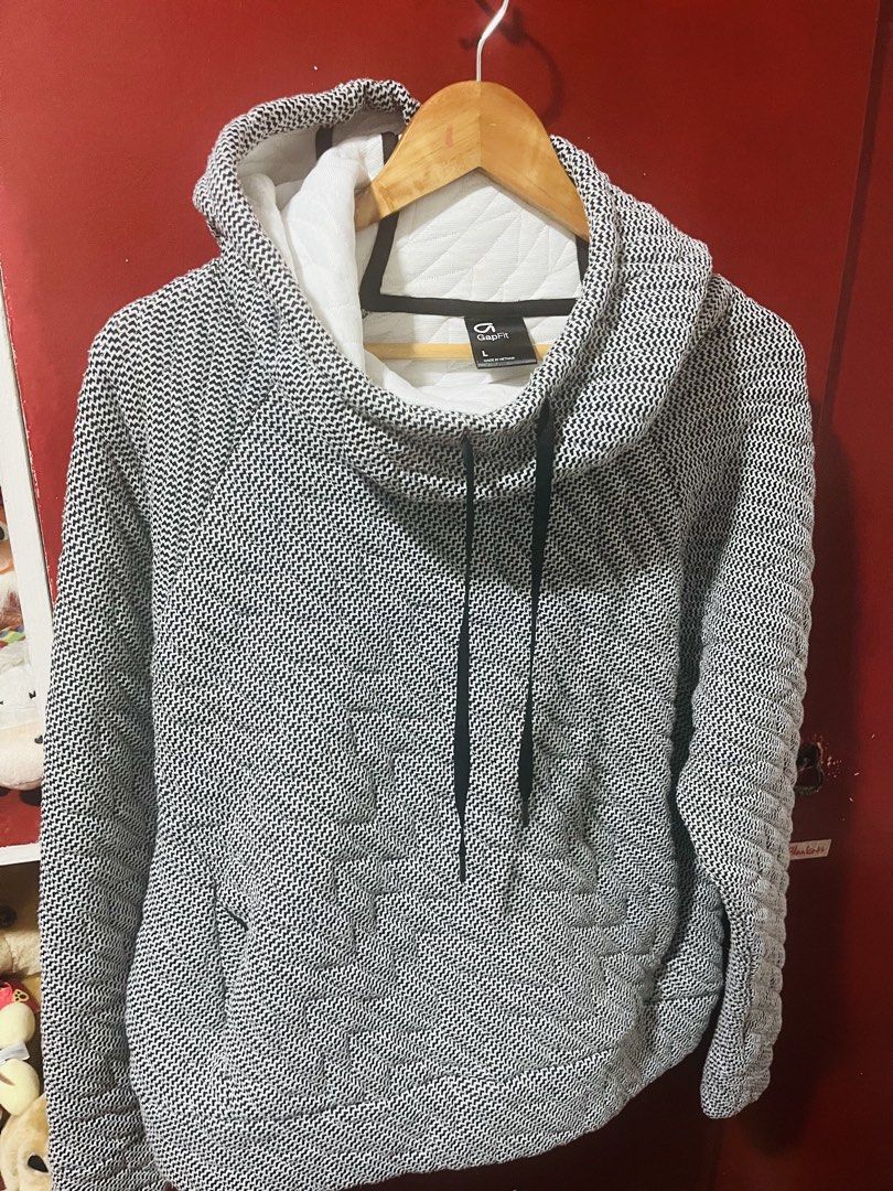 GapFit Jacquard Pullover Hoodie (Category: Coats, Jackets and Outerwear) located in Quezon City. Submitted by wacpon_061972 (Listing ID 1464048928, Image 1). Description: GapFit Jacquard Pullover Hoodie.