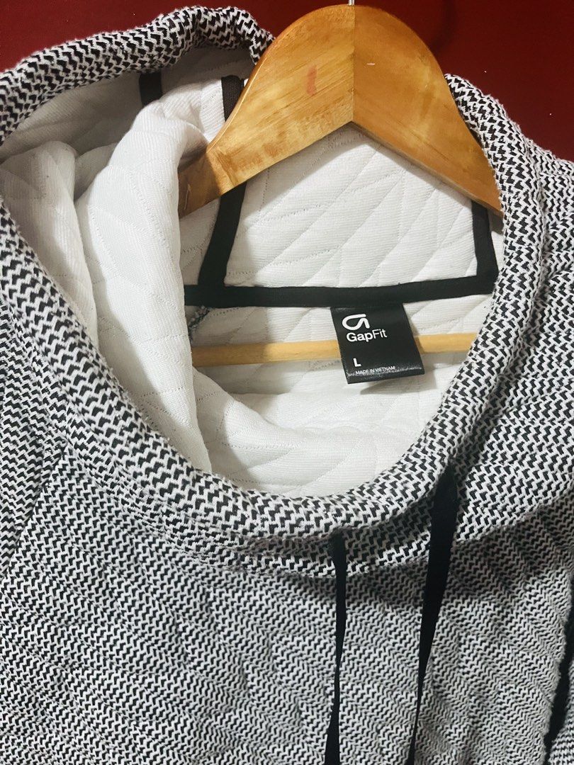 GapFit Jacquard Pullover Hoodie (Category: Coats, Jackets and Outerwear) located in Quezon City. Submitted by wacpon_061972 (Listing ID 1464048928, Image 2). Description: GapFit Jacquard Pullover Hoodie.