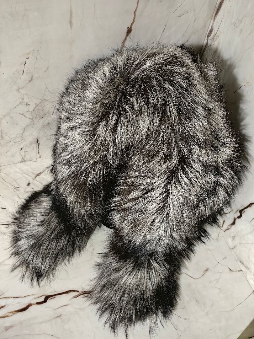 GENUINE SILVER FOX FUR COLLAR SCARF (Category: Caps & Hats) located in Tarlac. Submitted by jeremiah.curator.2026 (Listing ID 1464056631, Image 2). Description: ✨ For Reference Only ✨ The last photo is shared for reference purposes, with full credit to the original owner. It gives an idea of the value of a genuine Silver Fox Fur Scarf in its country of origin, highlighting the quality and premium nature of this luxurious piece..
