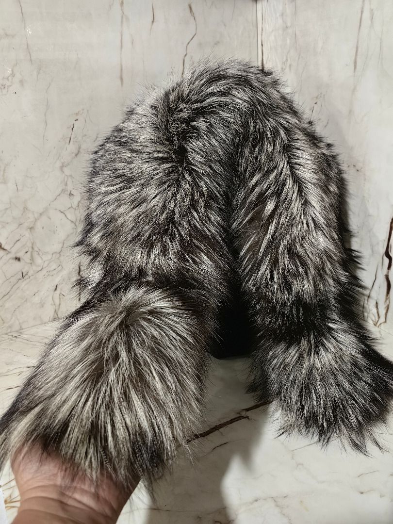 GENUINE SILVER FOX FUR COLLAR SCARF (Category: Caps & Hats) located in Tarlac. Submitted by jeremiah.curator.2026 (Listing ID 1464056631, Image 3). Description: ✨ For Reference Only ✨ The last photo is shared for reference purposes, with full credit to the original owner. It gives an idea of the value of a genuine Silver Fox Fur Scarf in its country of origin, highlighting the quality and premium nature of this luxurious piece..