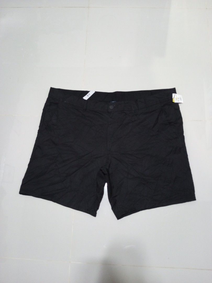 George Walk Shorts Size 46 Black (Category: Shorts) located in Magdalena. Submitted by magdalenathrift20 (Listing ID 1464070033, Image 2). Description: - Black George walk shorts - Size: 46 - Waistline: Fits 46-48 inches - Length: 20 inches - Origin: Made in Bangladesh - Ideal for: Everyday wear.