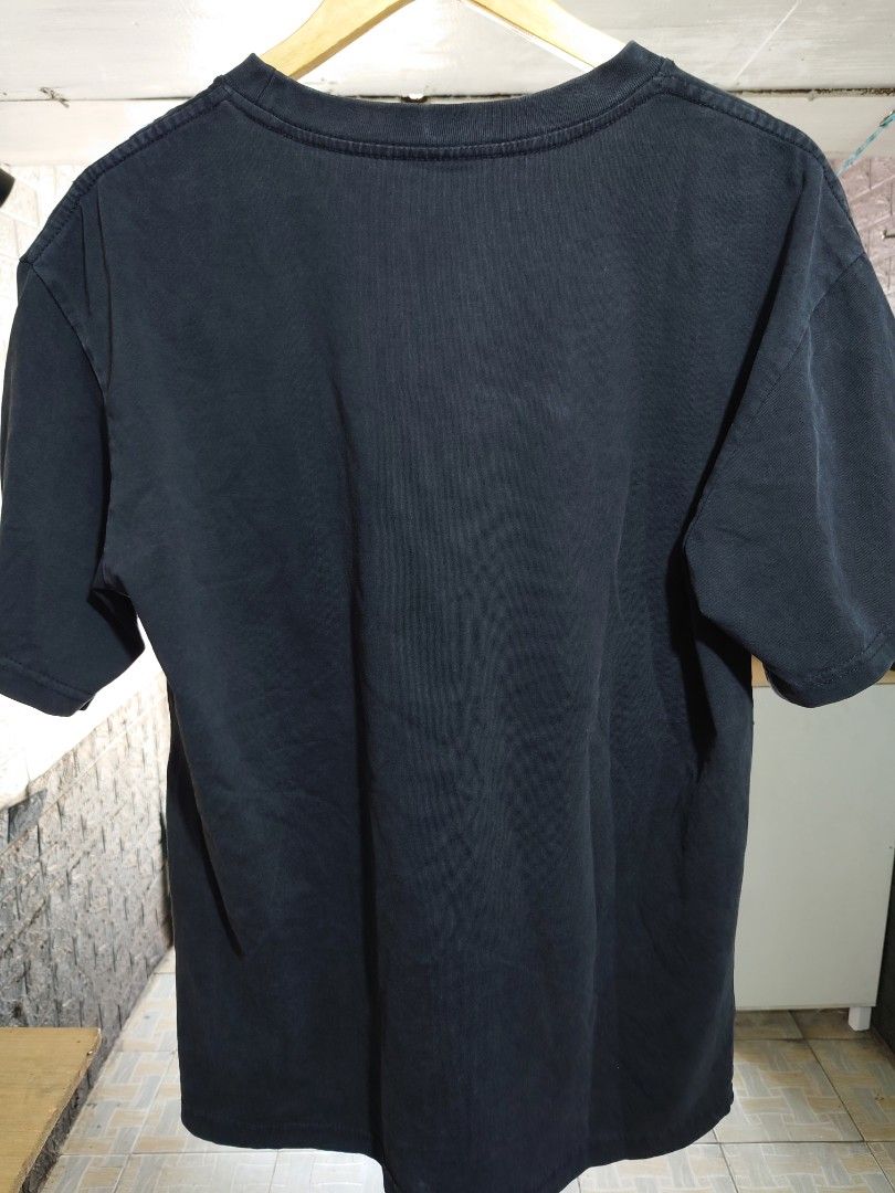 Giant Acid Washed tshirt thrift (Category: Tshirts & Polo Shirts ) located in Paranaque City. Submitted by emzeicool48572 (Listing ID 1464045495, Image 2). Description: Size: Medium to Large (21x28 inch) Material: Cotton Color: Black Acid Washed color rate: 9/10 Condition: 9/10 📍Tambo Paranaque 💸Payment: Pay Maya only 📦🚚 Delivery: Lalamove or j&t (order mo book mo) No return policy Buy at your own risk Don't expect too much from this product,