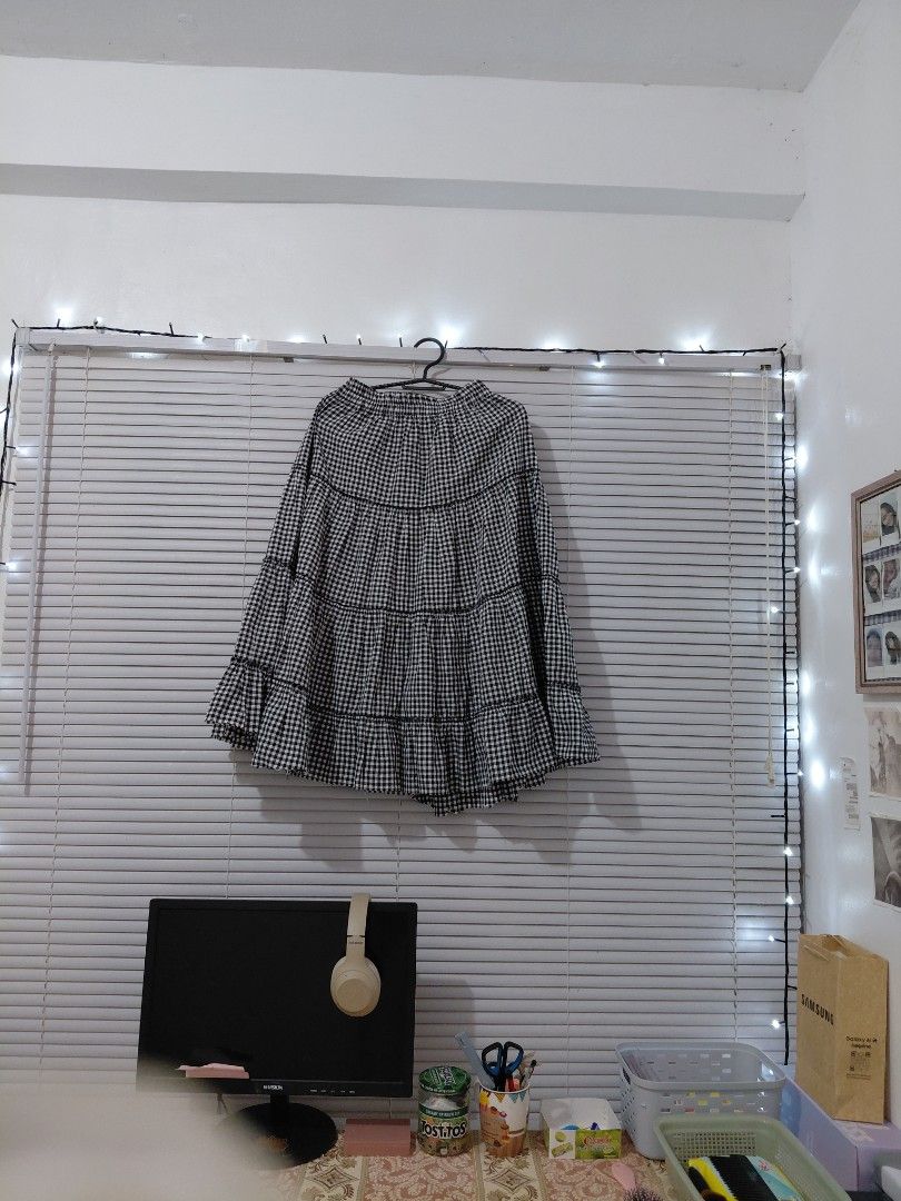 Gingham maxi skirt (Category: Skirts) located in Naga. Submitted by actinggrandmaster_jean (Listing ID 1463972096, Image 1). Description: decluttering and too small for me..