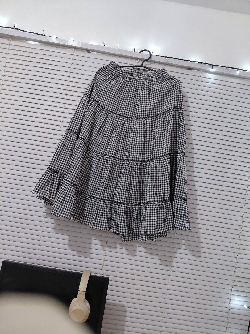 Gingham maxi skirt (Category: Skirts) located in Naga. Submitted by actinggrandmaster_jean (Listing ID 1463972096, Image 2). Description: decluttering and too small for me..