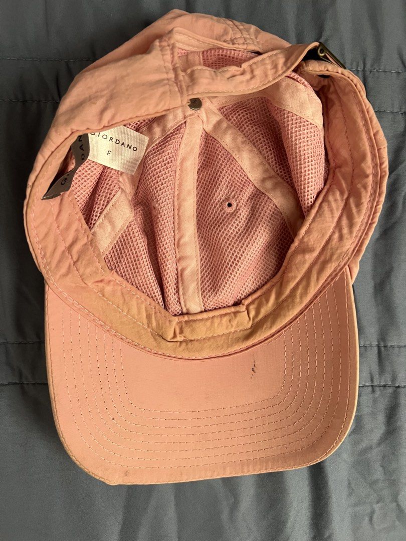 Giordano Cap (Category: Caps & Hats) located in Muntinlupa City. Submitted by coolthrifto (Listing ID 1463975369, Image 2). Description: Issues: seen on photo.