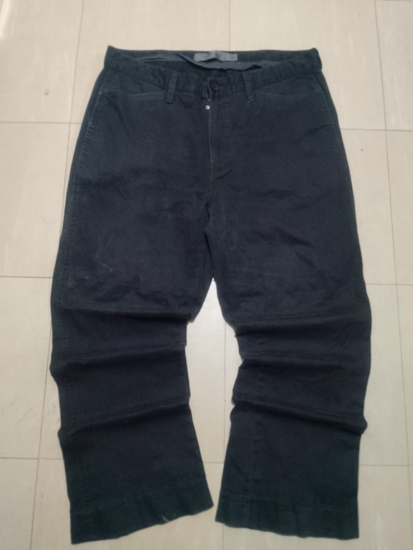 giordano pants (Category: Jeans) located in Oas. Submitted by yortzzz (Listing ID 1464072274, Image 1). Description: may fade lang sa baba konti pero not noticeable.