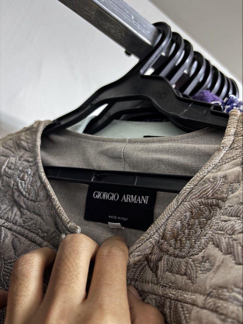 Giorgio Armani Coat (Category: Coats, Jackets and Outerwear) located in Pila. Submitted by isabelasthriftclothes (Listing ID 1464065585, Image 2). Description: .