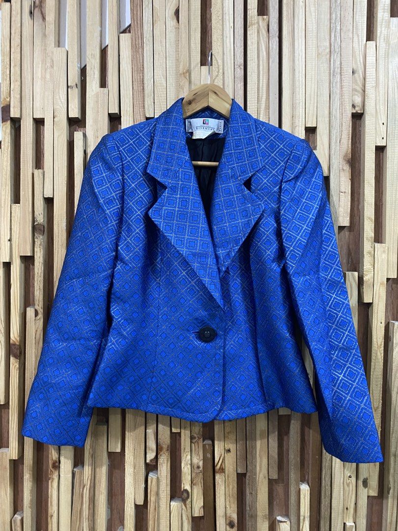 Givenchy Fall 1996 Bow Detail Blazer (Category: Coats, Jackets and Outerwear) located in Mabalacat. Submitted by calmrabbit.ae2127 (Listing ID 1464071129, Image 3). Description: .