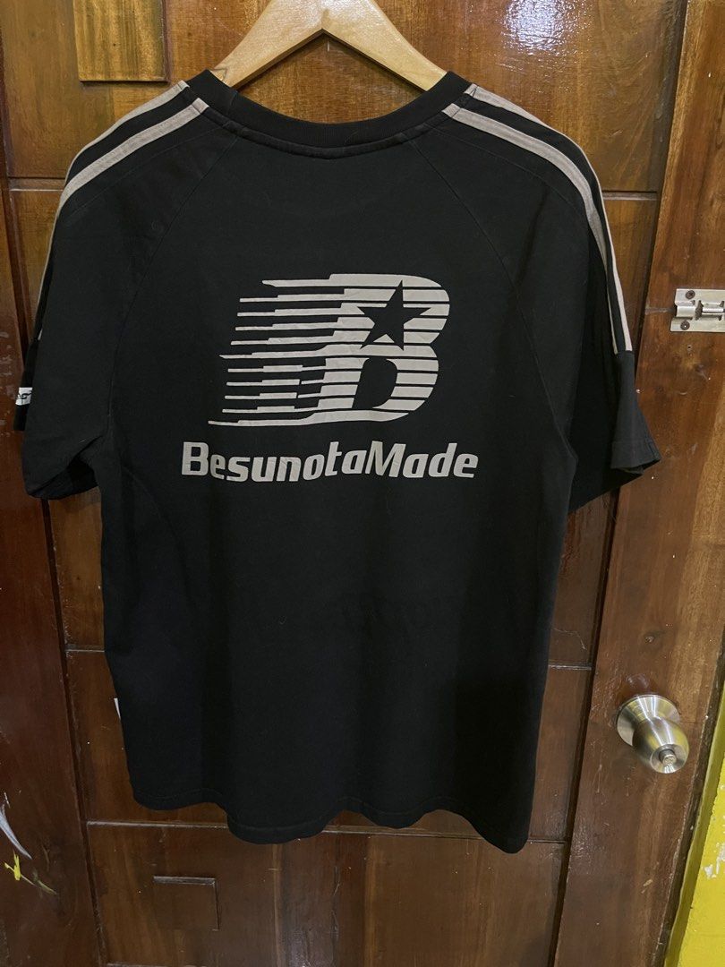Graphic Shirt (Category: Tshirts & Polo Shirts ) located in Marikina City. Submitted by greatfindsmnlph (Listing ID 1463939972, Image 3). Description: Graphic Shirt Price: 250 Size: Large Width: 22 Length: 28 Color: Black Color Rate: 10/10 Condition: 10/10 almost new Very nice in actual.